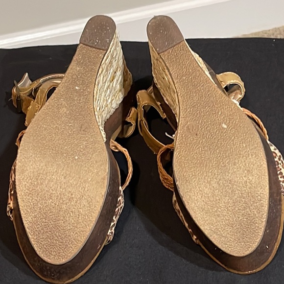 Carlos by Carlos Santana “Cypress” Platform Wedge - Picture 9 of 10